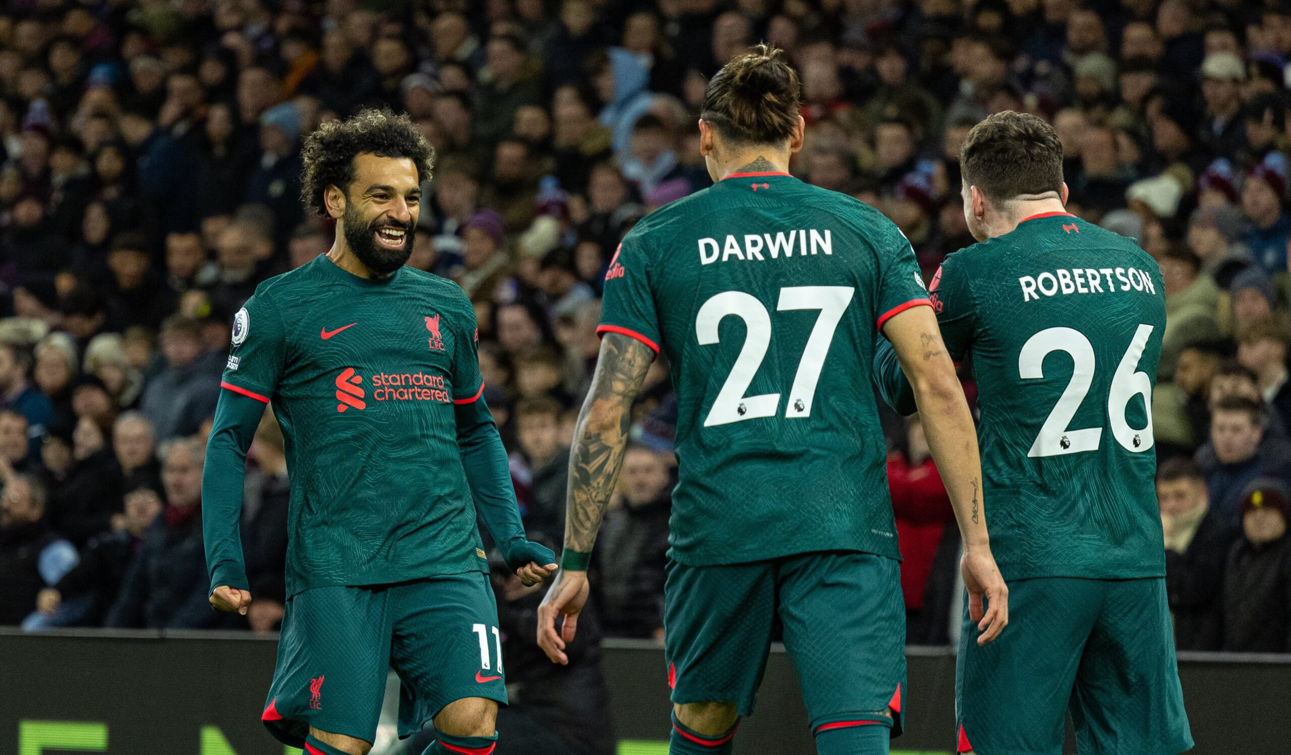 صلاح يتألق و يقود ليفربول لفوز مهم فى معقل استون فيلا ٣-١