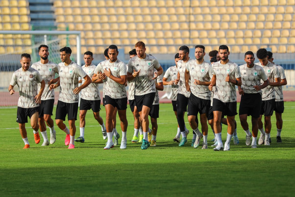 ستاد الكليه الحربيه يشهد المران الأساسي للمصري للقاء الهلال الليبي