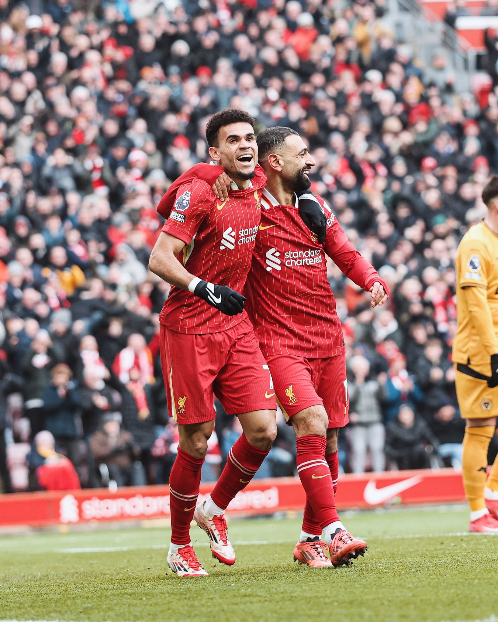 ليفربول يعبر عقبة ذئاب ويلفرهامبتون بشق الأنفس ٢-١ و يحافظ على الصدارة