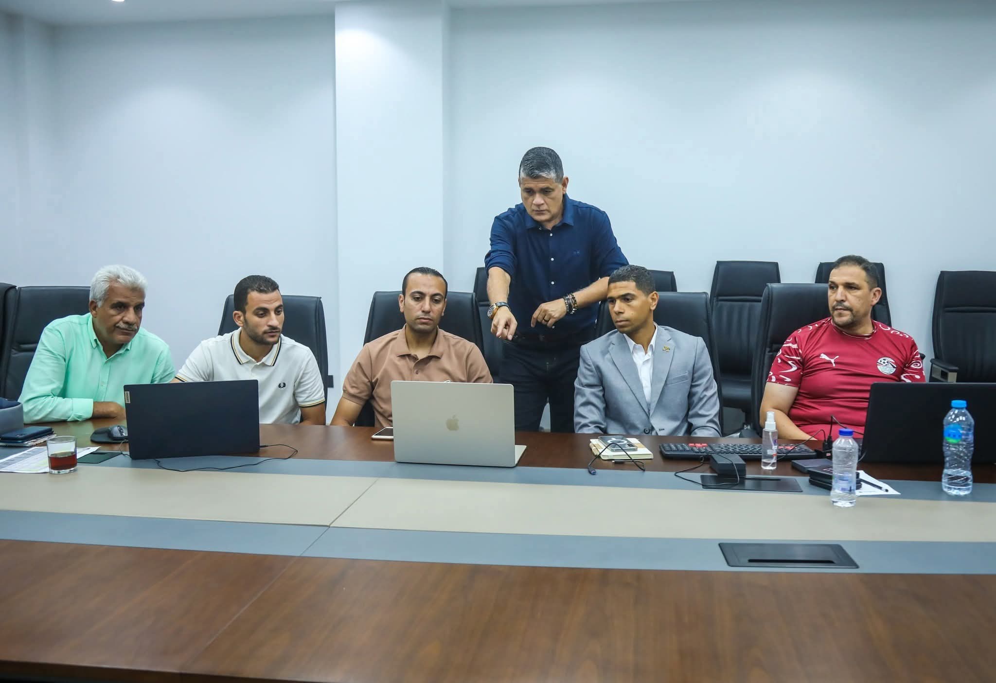 “أوسكار” يراجع تحكيم الدوري مع 4 حكام