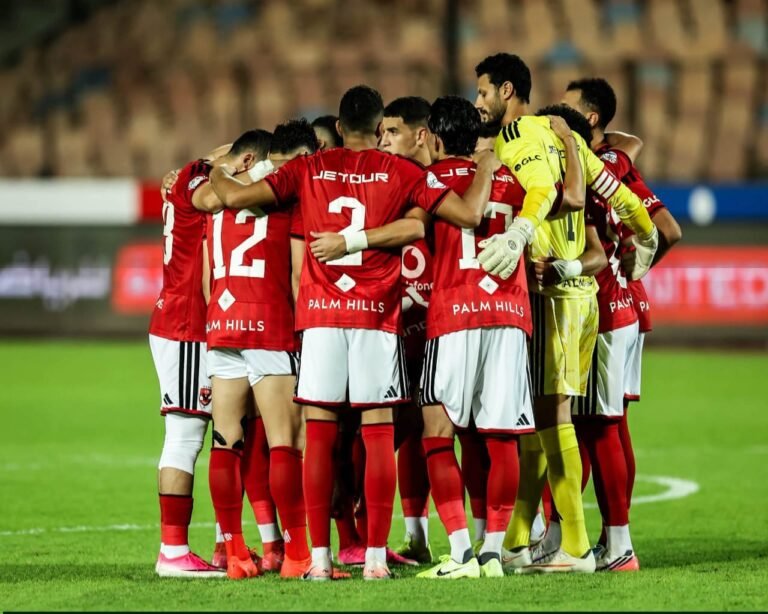 «الشحات وزيزو» يقودان الأهلي إلى صدارة الدوري المصري بثنائية أمام أبوقير للأسمدة