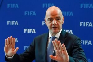 الاتحاد الإنجليزي يضع إنفانتينو في مأزق بسبب كأس العالم وبالوجون