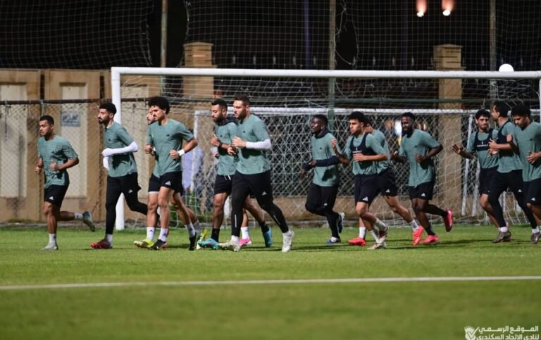 جلسة الجمل مع لاعبي الاتحاد قبل مران اليوم