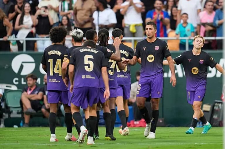 باريس سان جيرمان يُسقط برشلونة برباعية مثيرة في دوري أبطال أوروبا