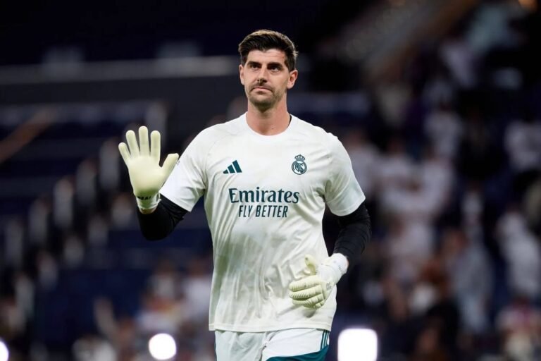مفاجأة قبل القمة.. ريال مدريد يفقد كورتوا أمام برشلونة